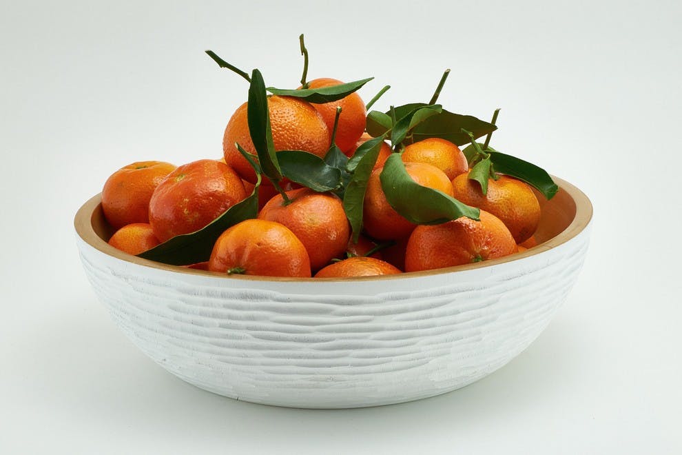 "Carved low weiss XL" ökologisch nachhaltige und handgefertigte Holzschale - Obstschale - Salatschale von SueBeeker